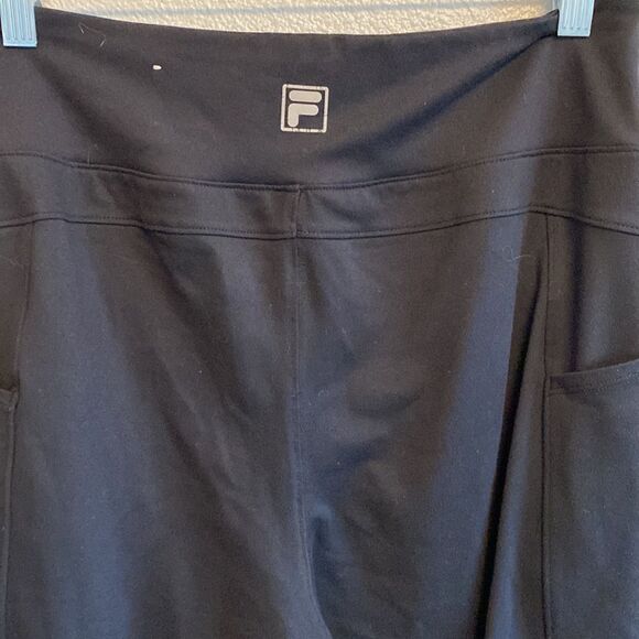 Filas- high waisted black leggings with size zipper pockets - Size large - Picture 5 of 6